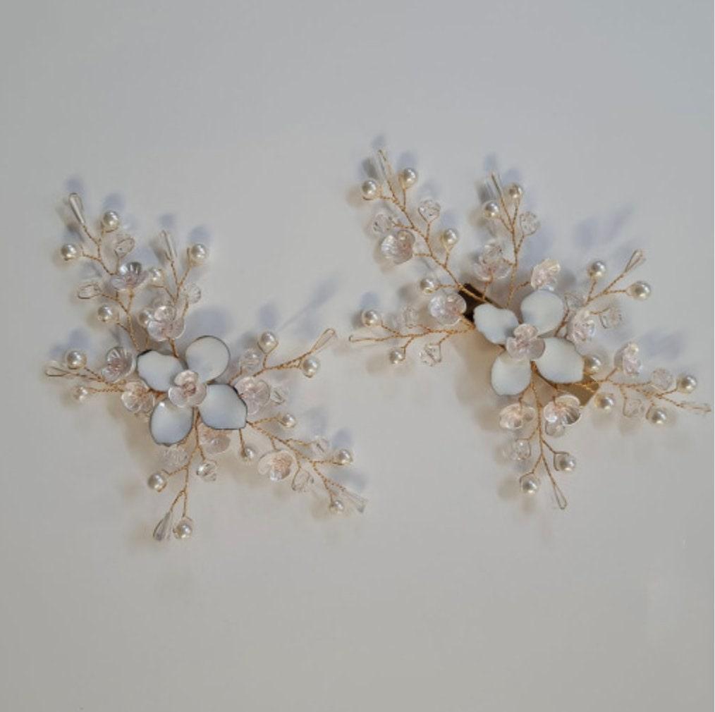 Blossoms White Flower Hairpin - Native Korean