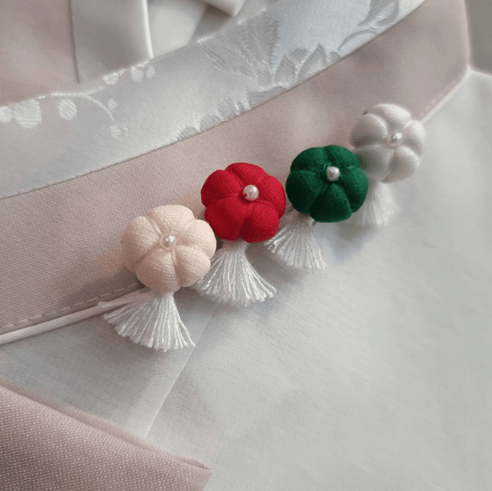 Cute Pumpkin Brooch - Native Korean