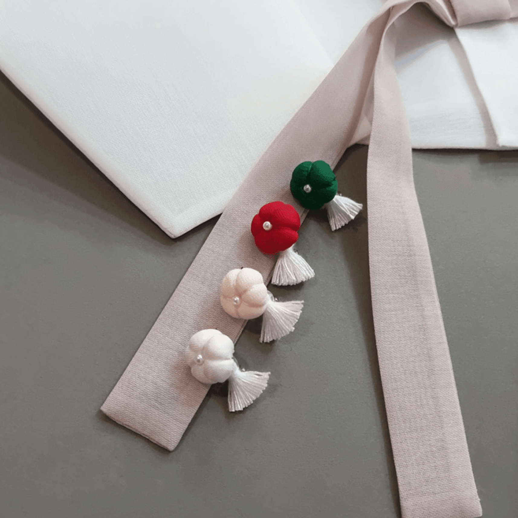 Cute Pumpkin Brooch - Native Korean