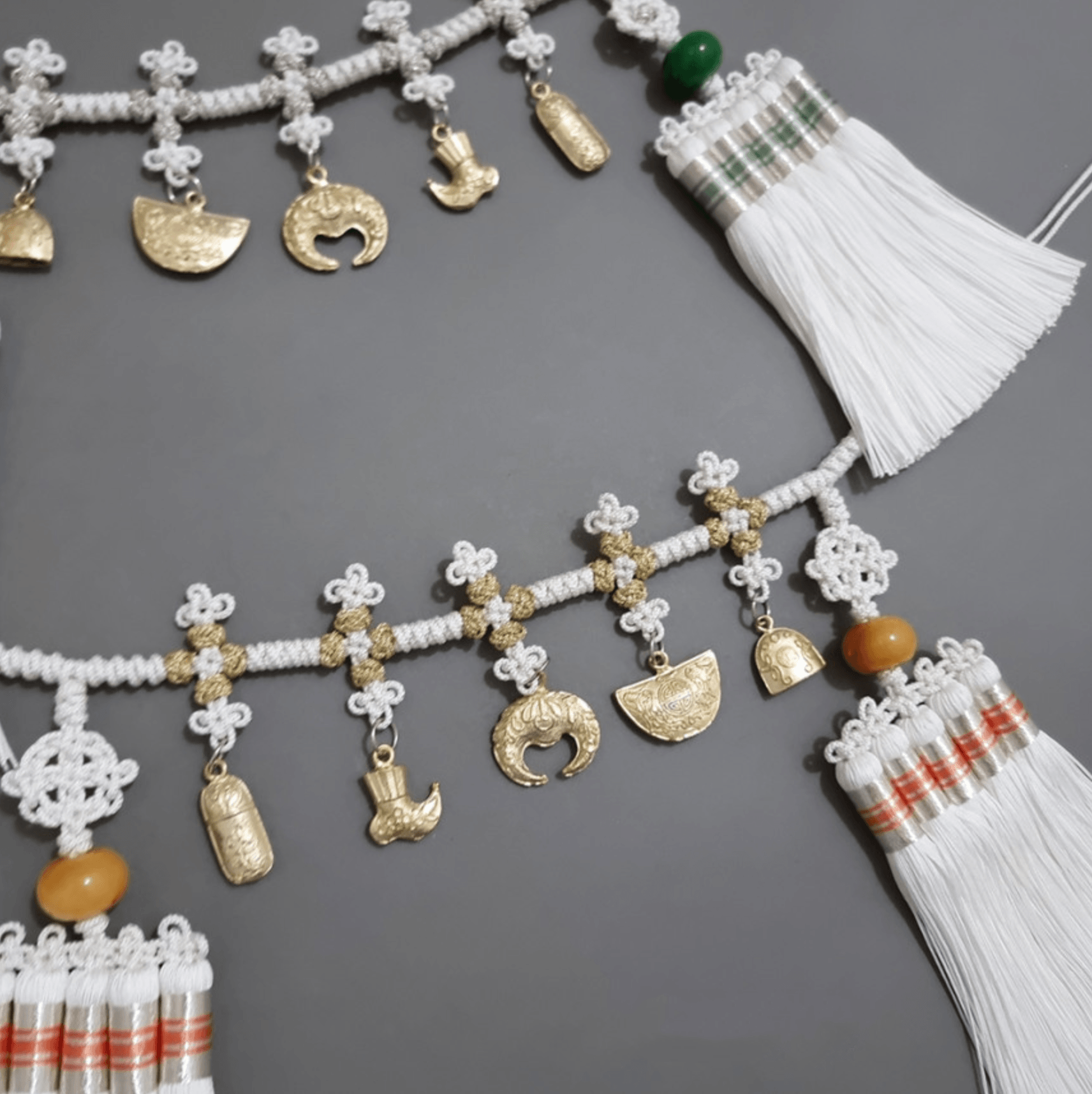 Gold Ornaments White Tassel Belt - Native Korean