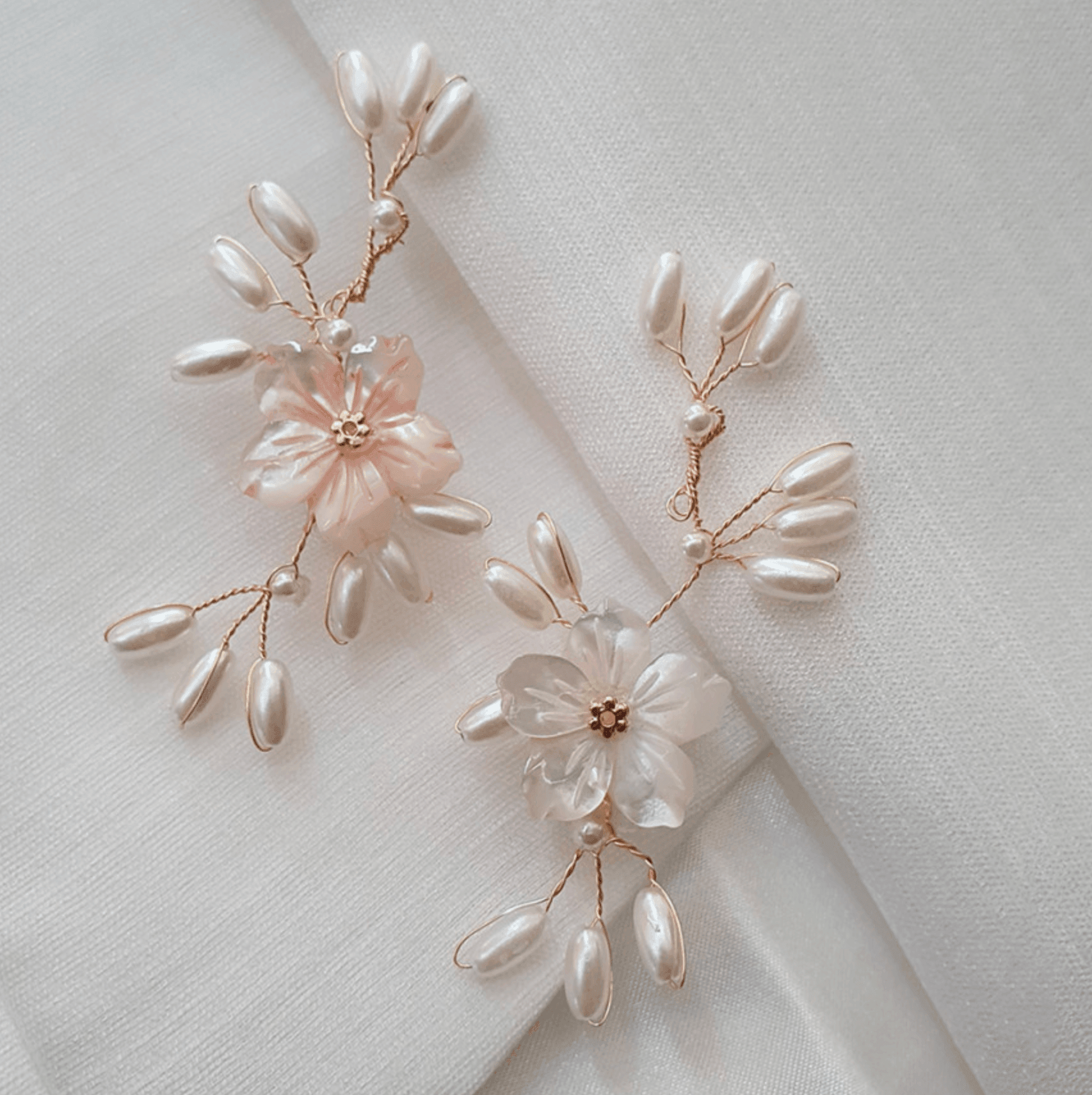 Hibiscus Brooch - Native Korean