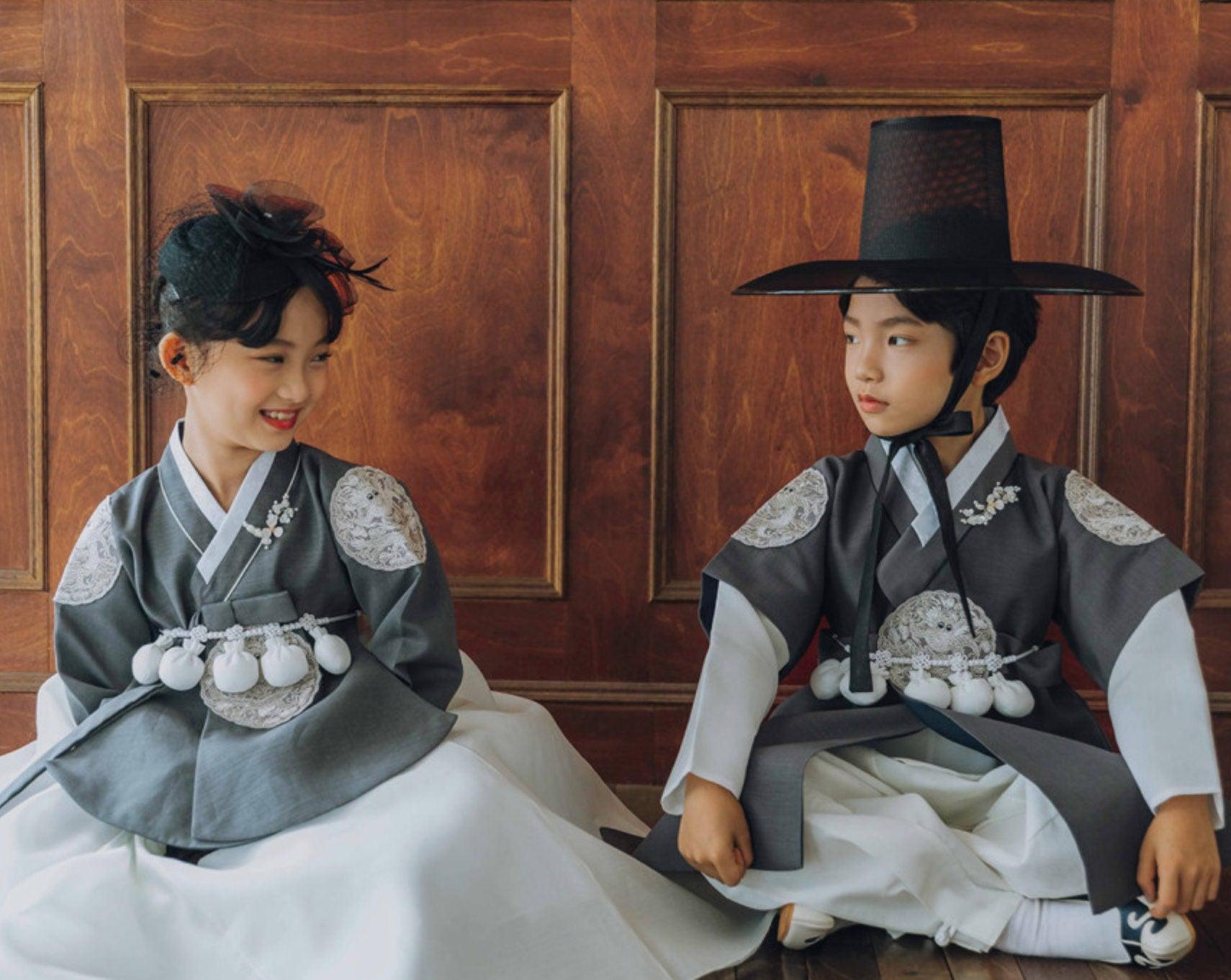 Hyunbi Gray Embroidery Ivory Girl Hanbok (100D-15YR) - Native Korean