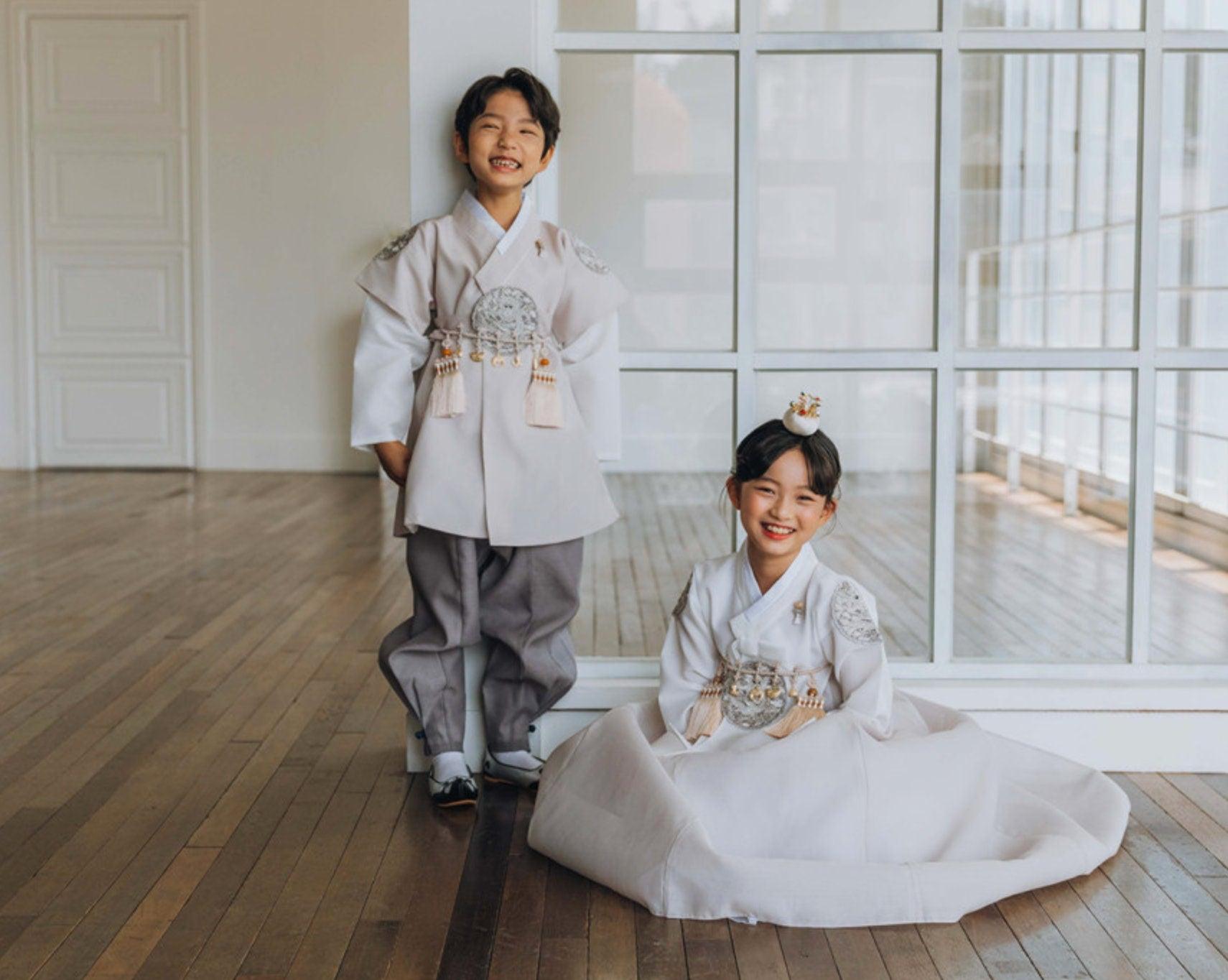 Hyungoon Gray Embroidery Beige Boy Hanbok (100D-10YR) - Native Korean