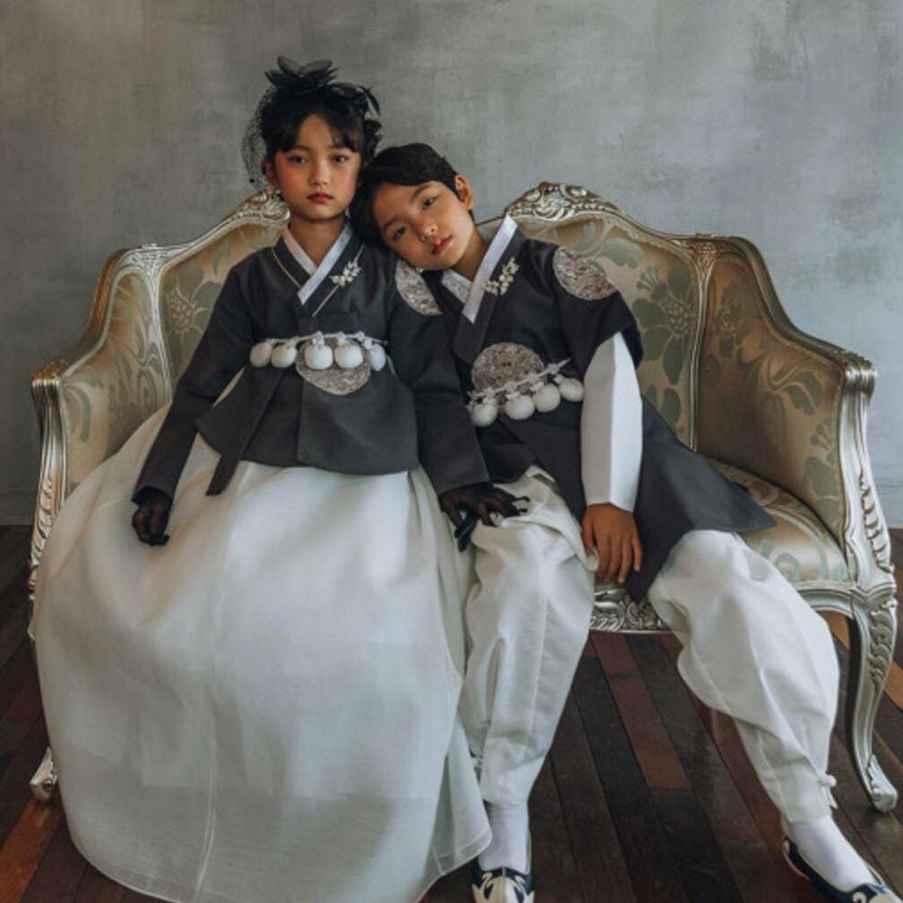 Hyungoon Gray Embroidery Gray Boy Hanbok (100D-10YR) - Native Korean