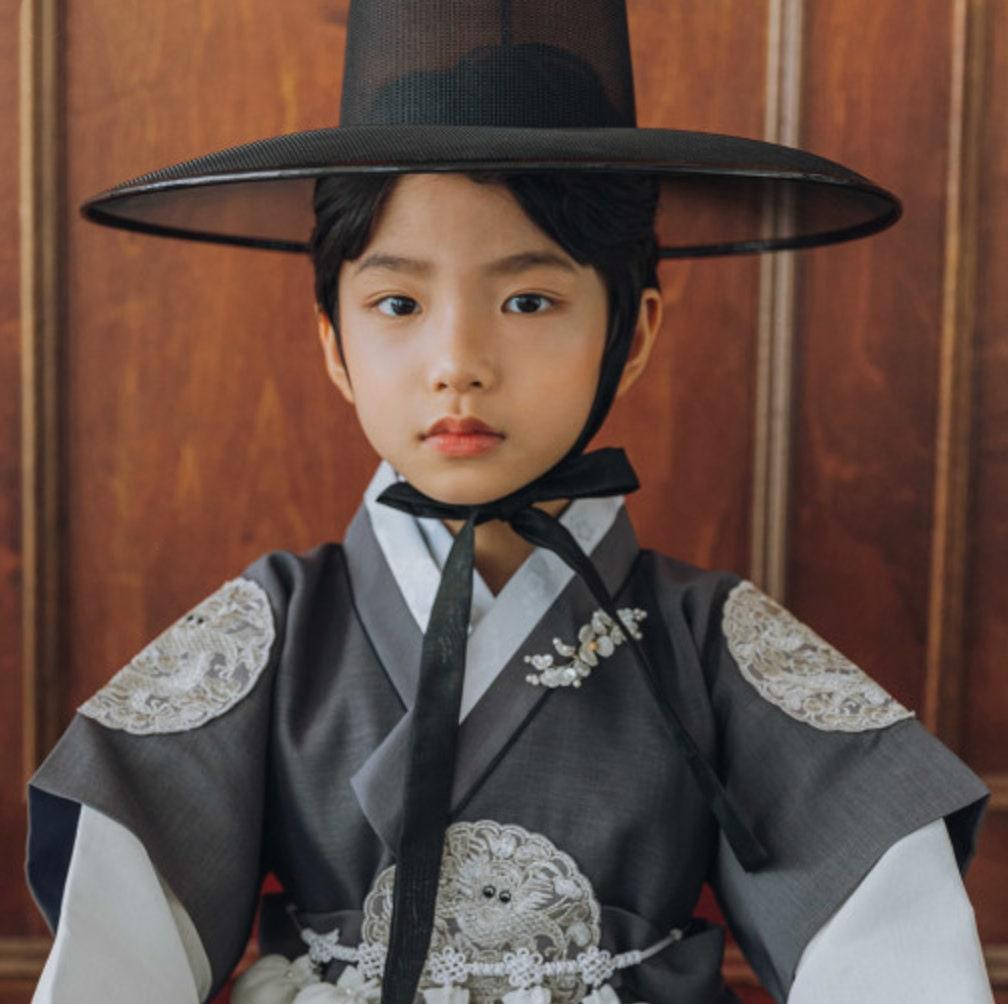 Hyungoon Gray Embroidery Gray Boy Hanbok (100D-10YR) - Native Korean