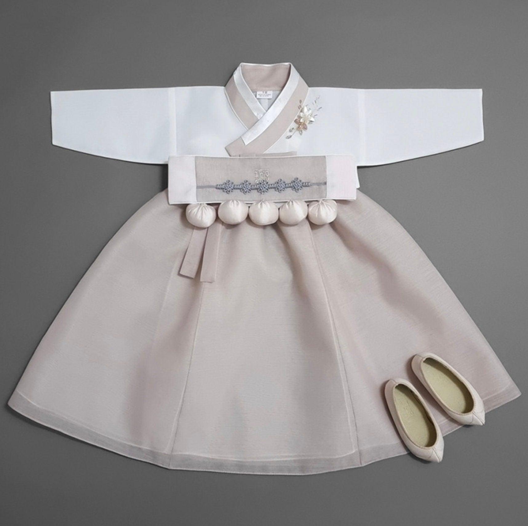 Hyungyoung Beige Girl Hanbok (100D-1YR) - Native Korean