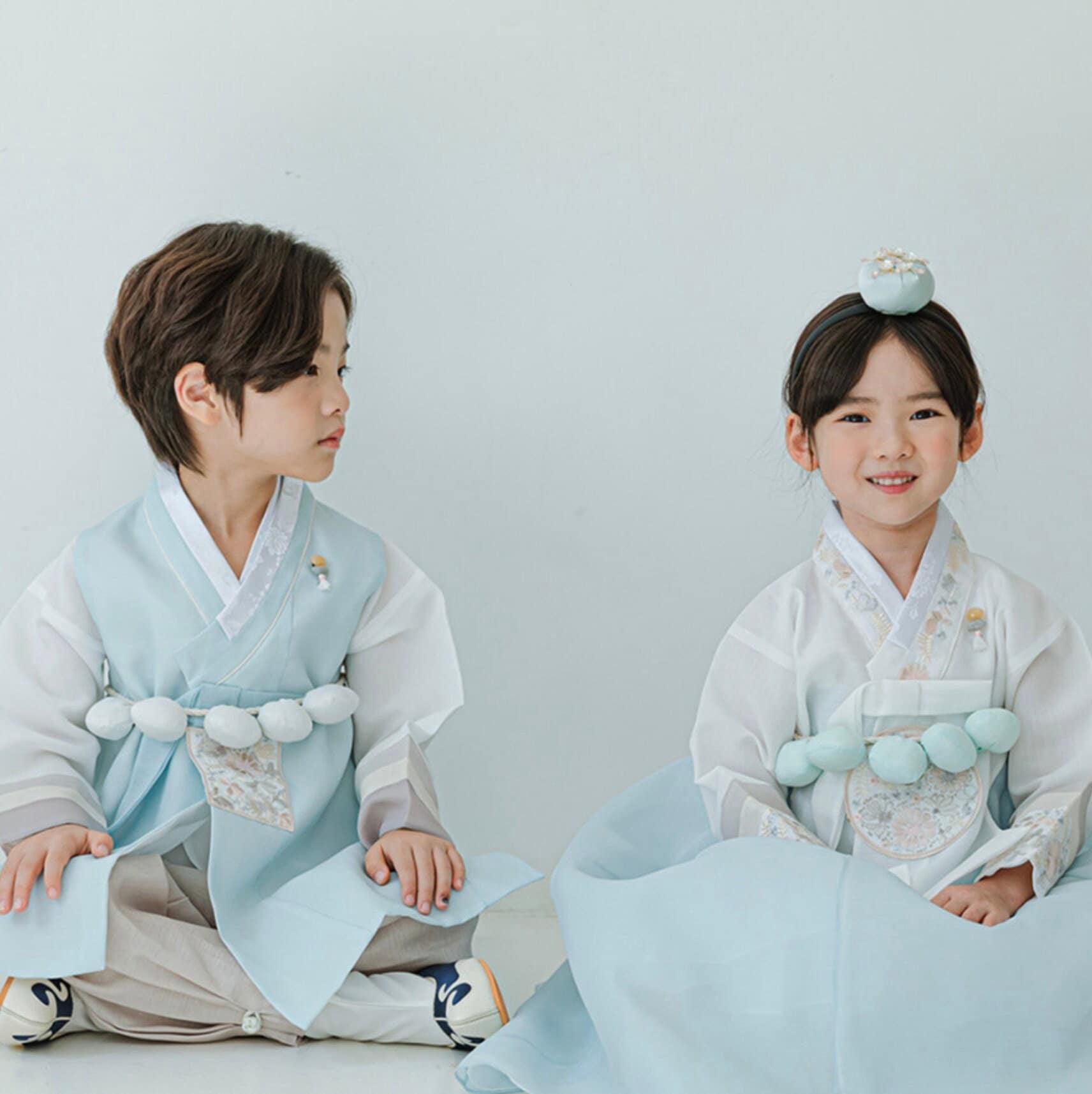 Hyunji Dangeui-Sky Skirt Girl Hanbok (100D-15YR) - Native Korean