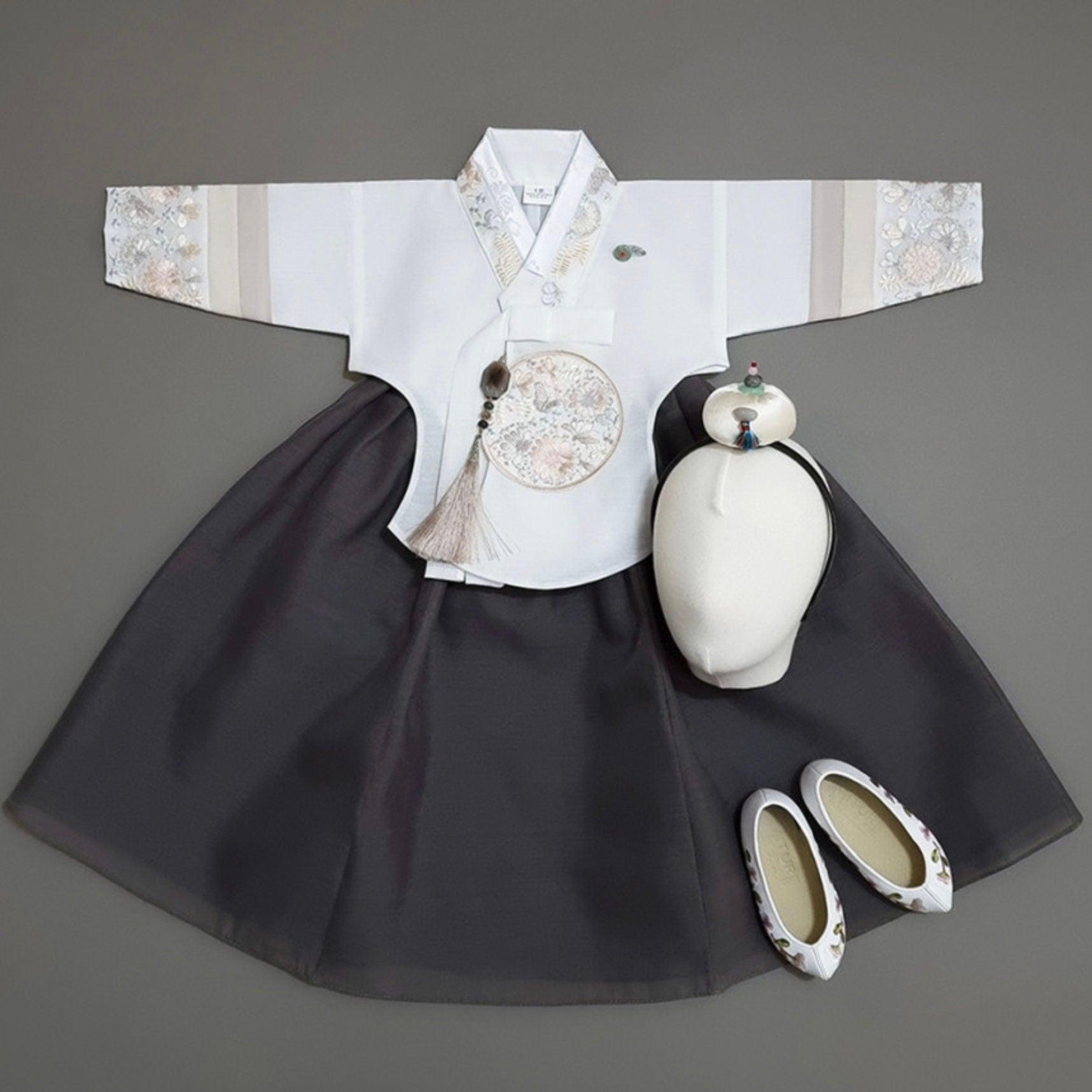 Hyunji Gray Skirt Girl Hanbok (100D-15YR) - Native Korean