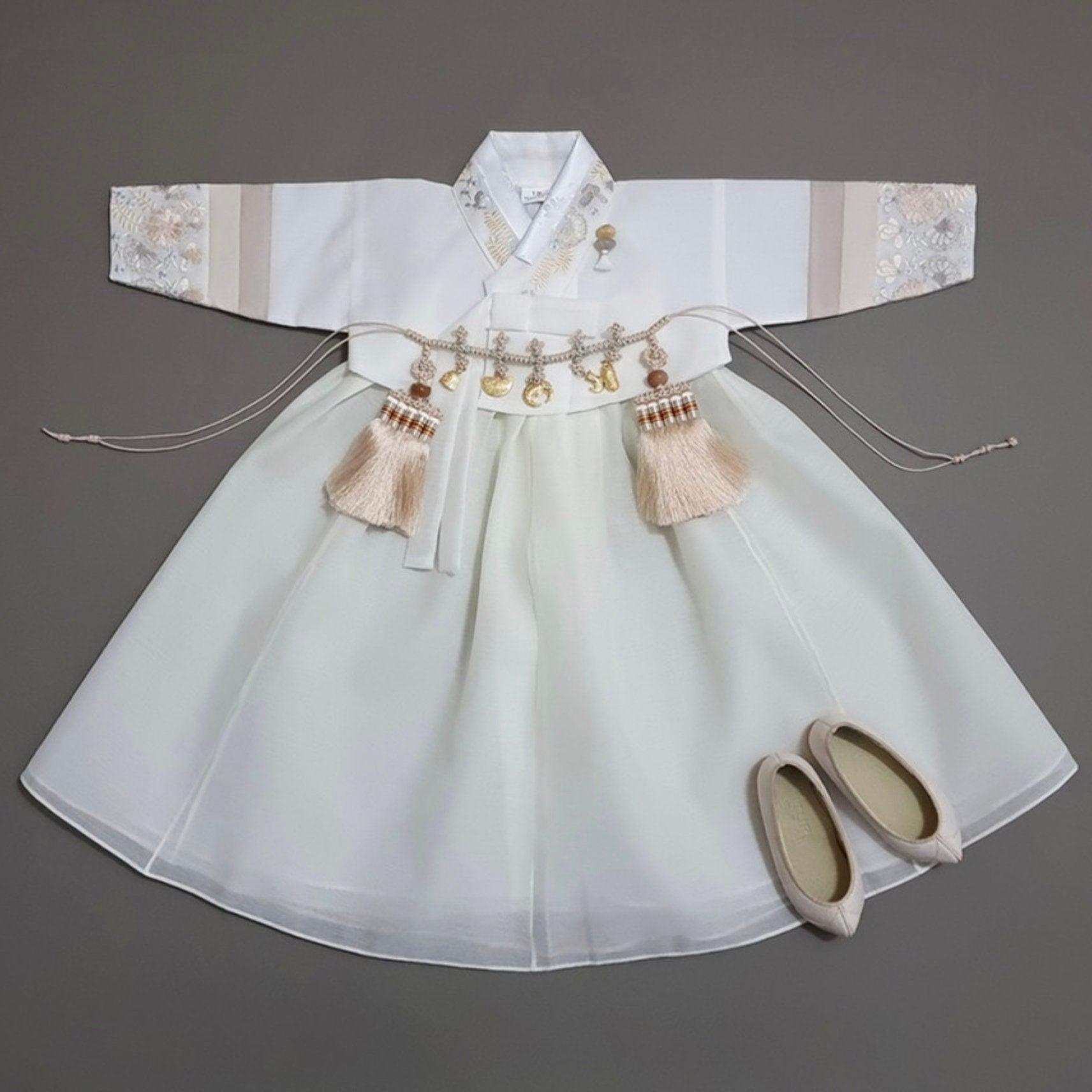 Hyunji Ivory Skirt Girl Hanbok (100D-15YR) - Native Korean