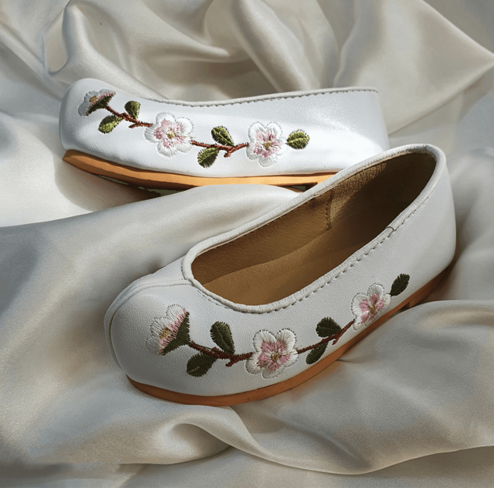 Ivory Floral Girl Hanbok Shoes (130~140mm) - Native Korean