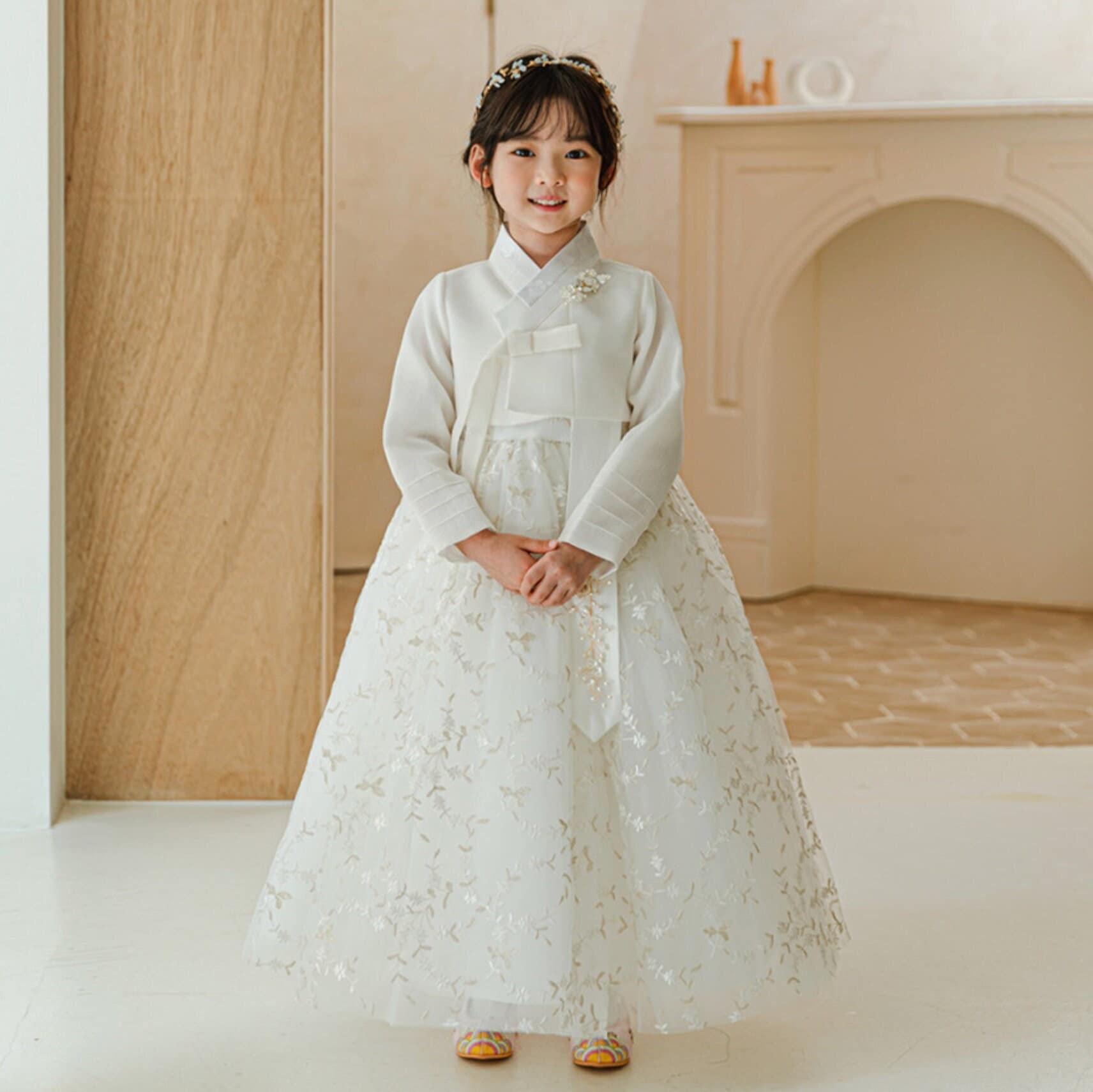 Kawha Ivory Dress Girl Hanbok (100D-8YR) - Native Korean