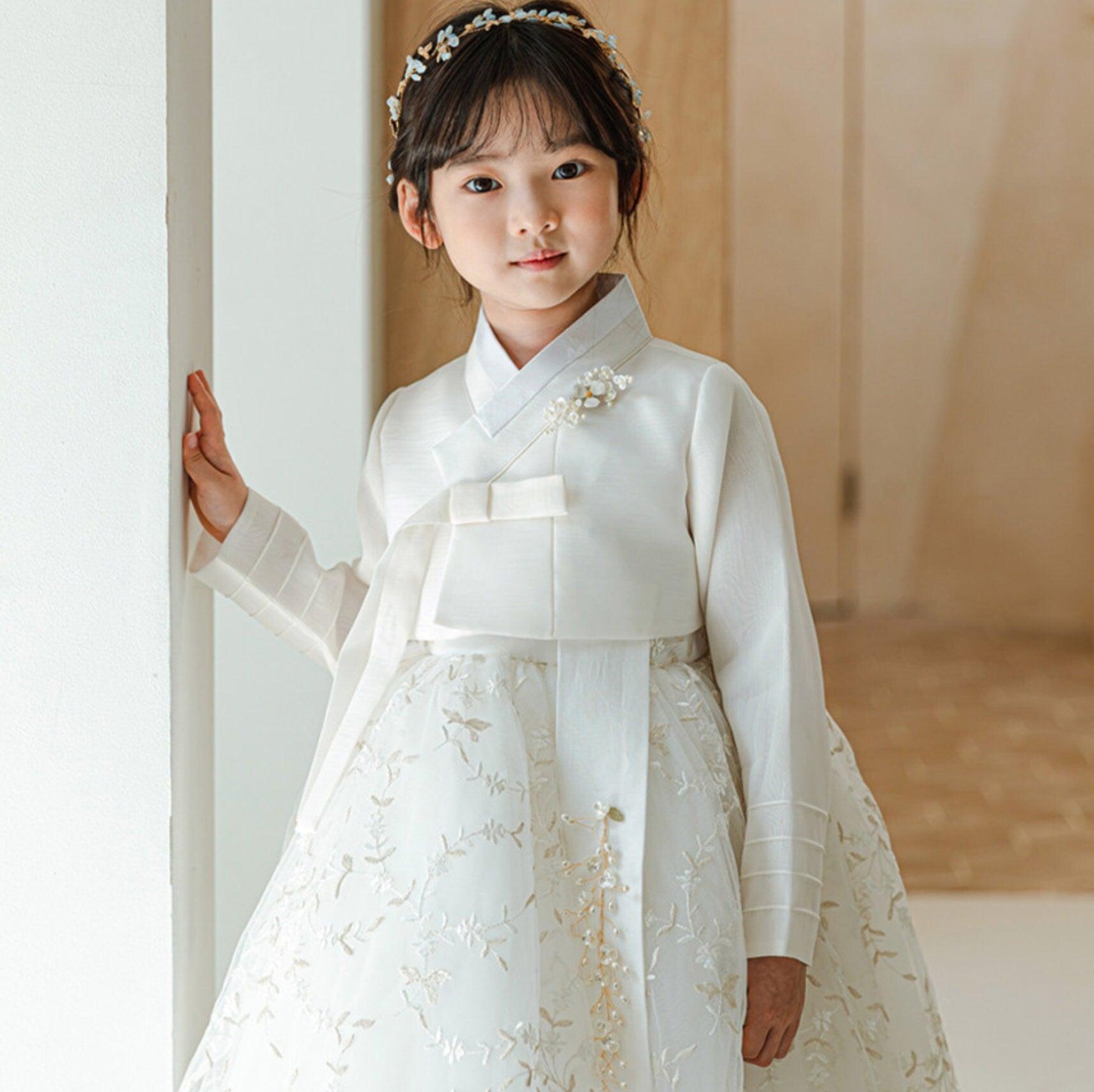 Kawha Ivory Dress Girl Hanbok (100D-8YR) - Native Korean