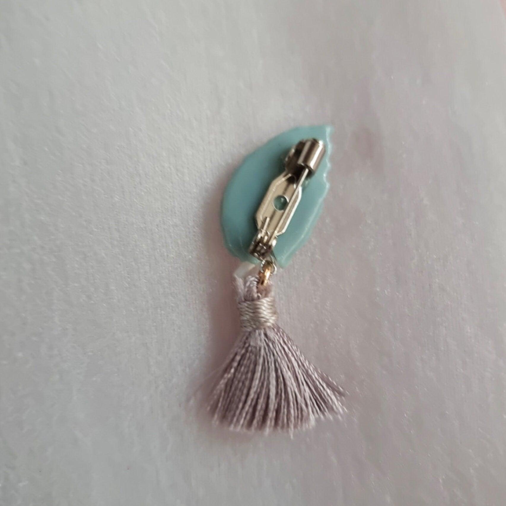 Leaf Bird Tassel Brooch - Native Korean