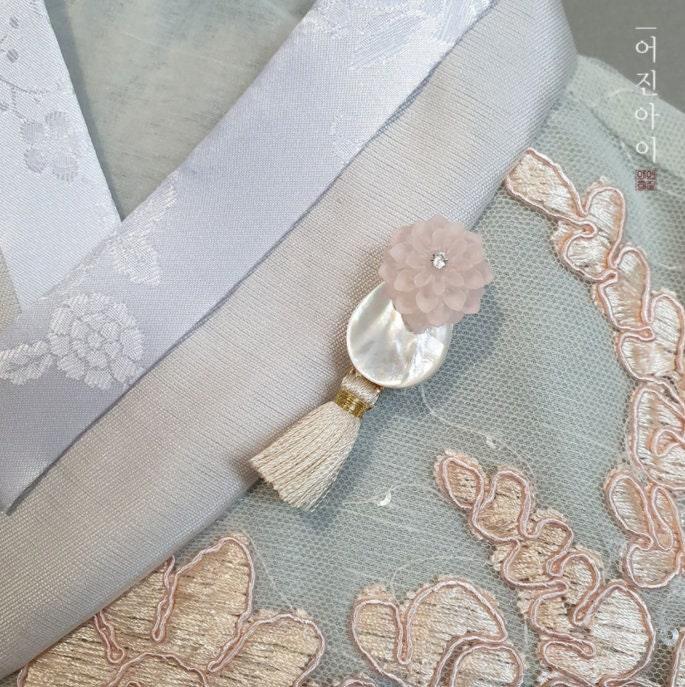Mauve Flower Brooch - Native Korean