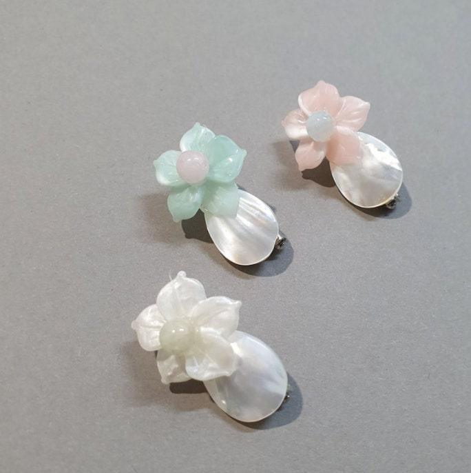 Pastel Flower Button Brooch - Native Korean