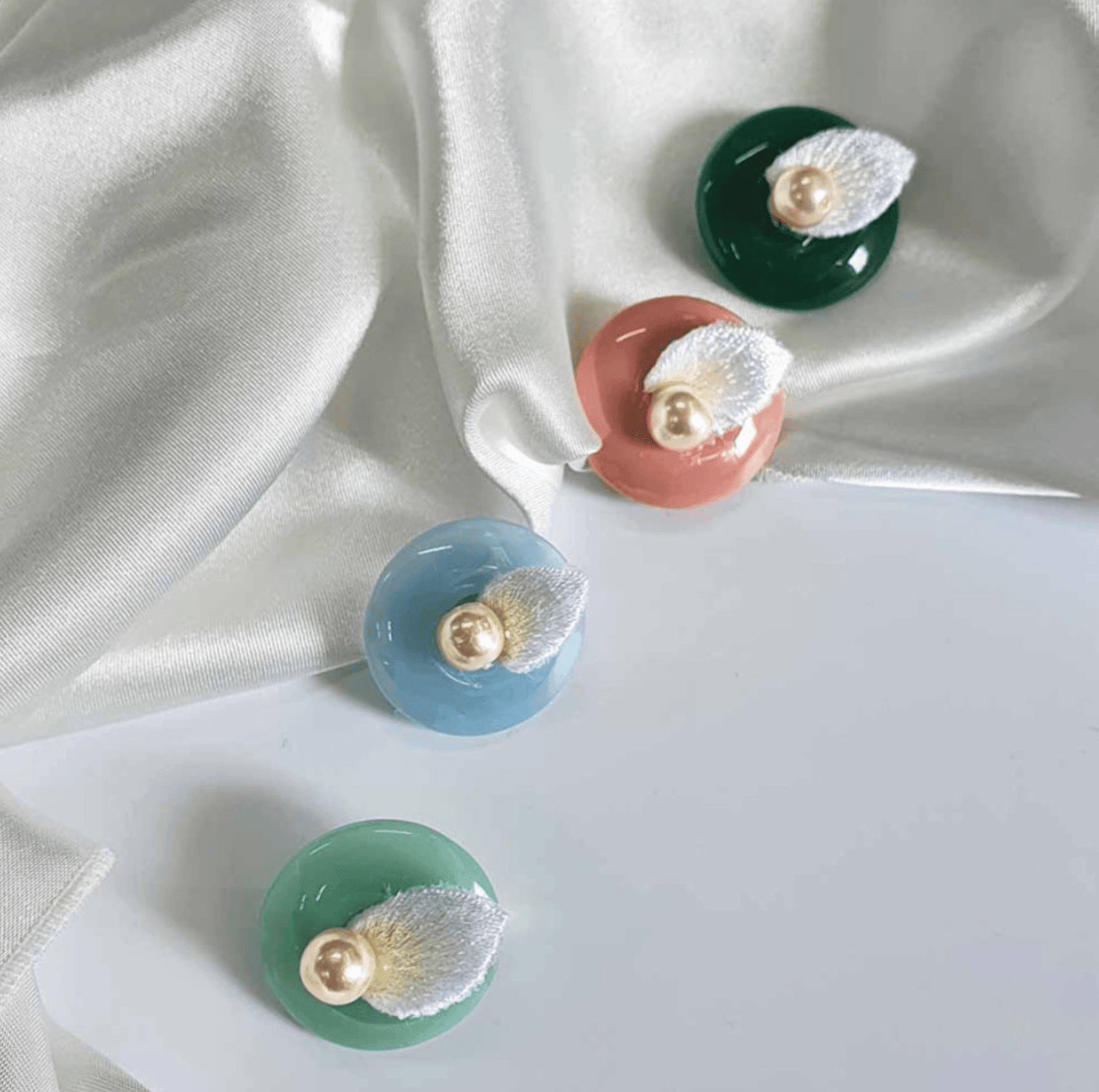 Pearl Button Brooch - Native Korean