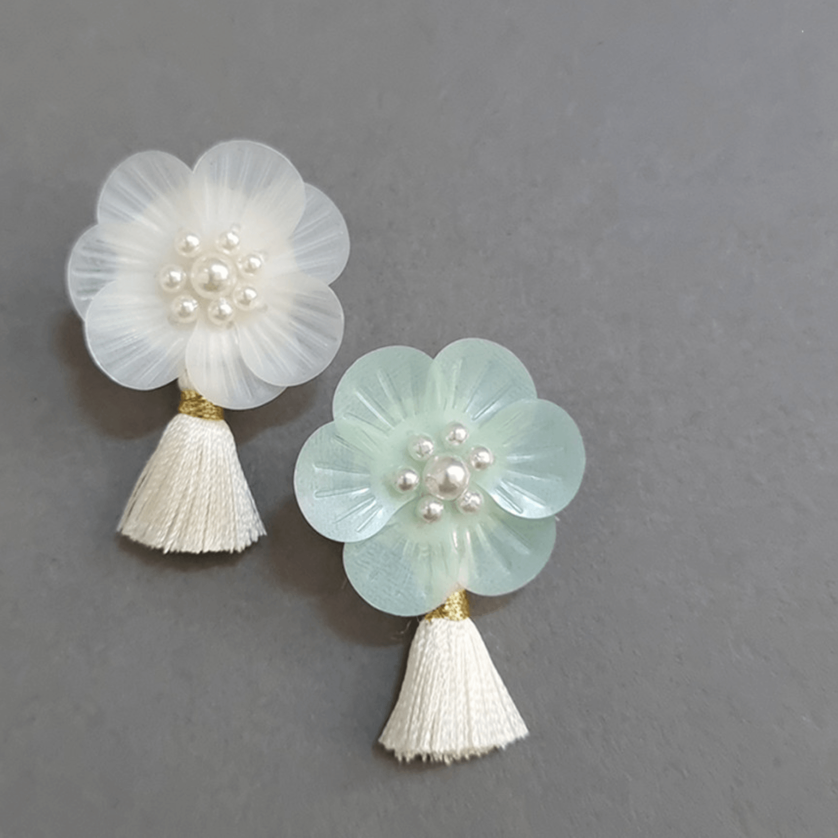 Pure Flower Brooch - Native Korean