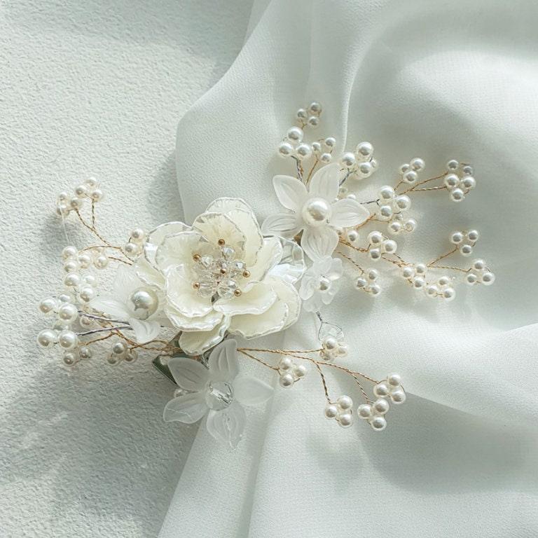 White Blossoms Flower Hairpin - Native Korean