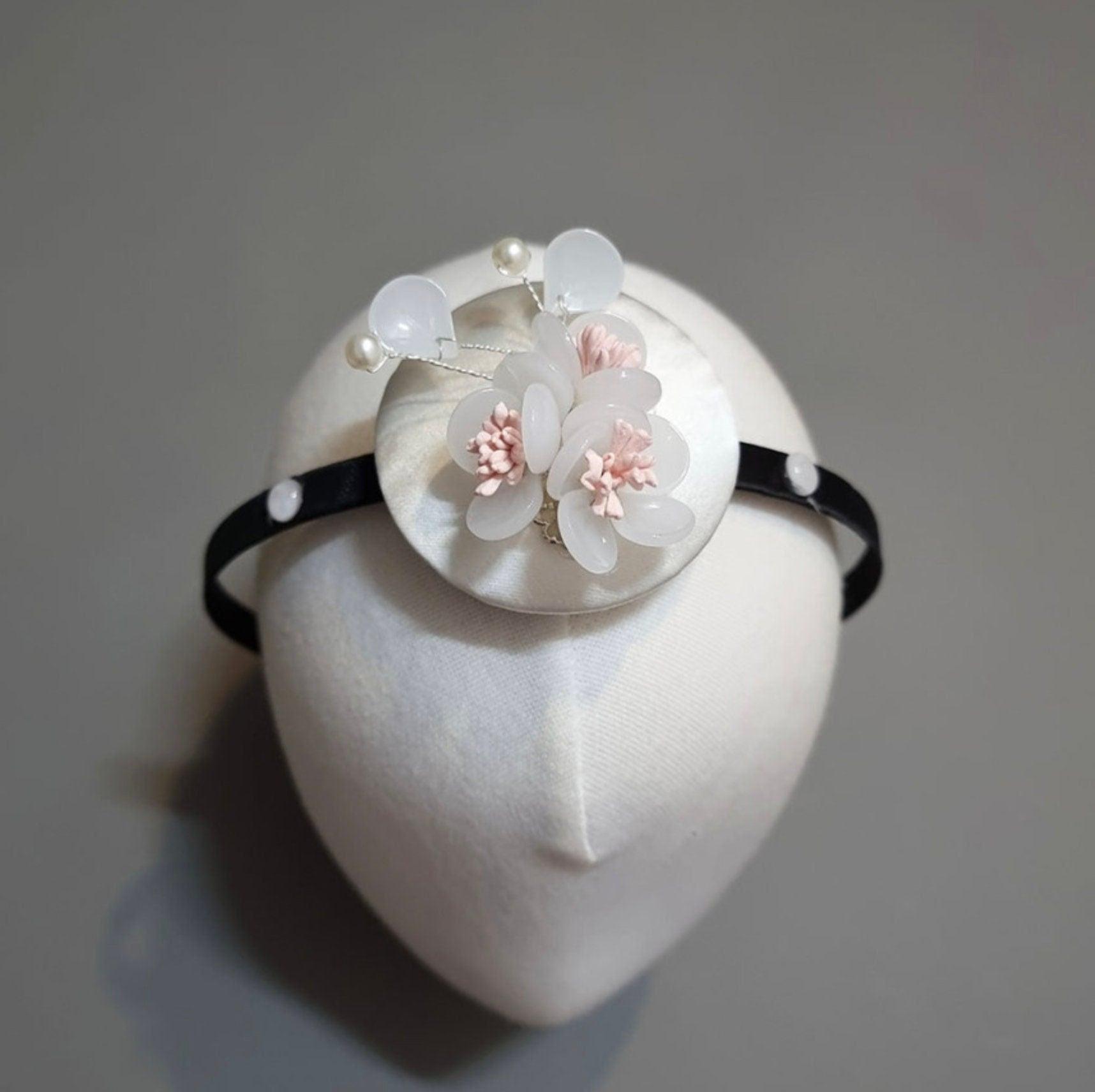 White Floral Headband - Native Korean