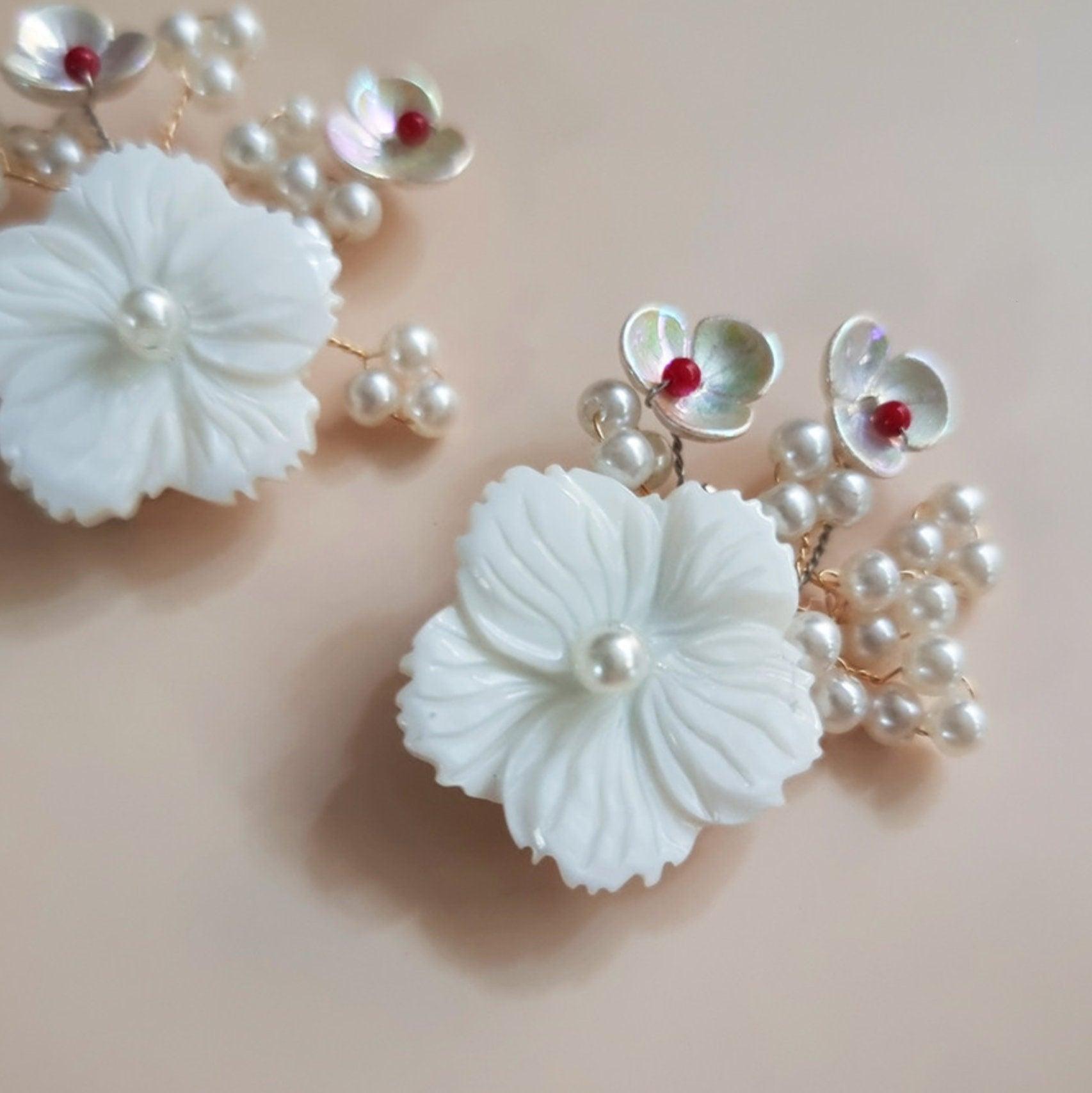 White Floral Pearl Brooch - Native Korean