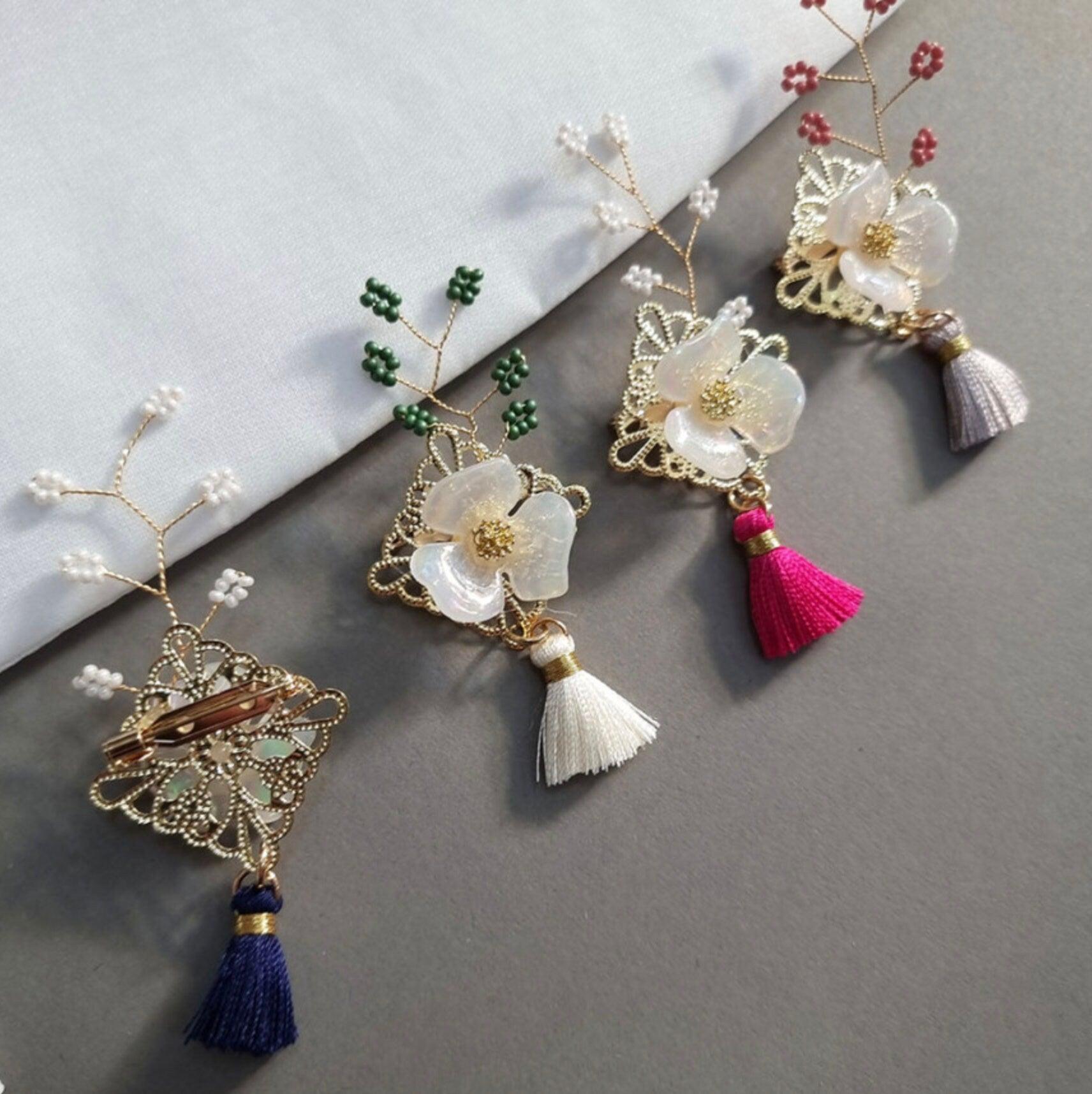 White Flower Tassel Brooch - Native Korean