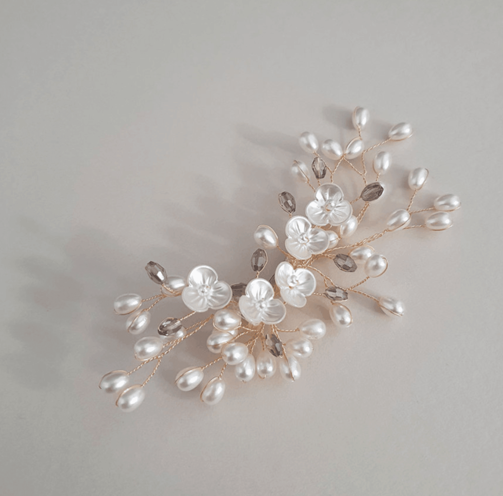 White Pearl Blossoms Brooch - Native Korean
