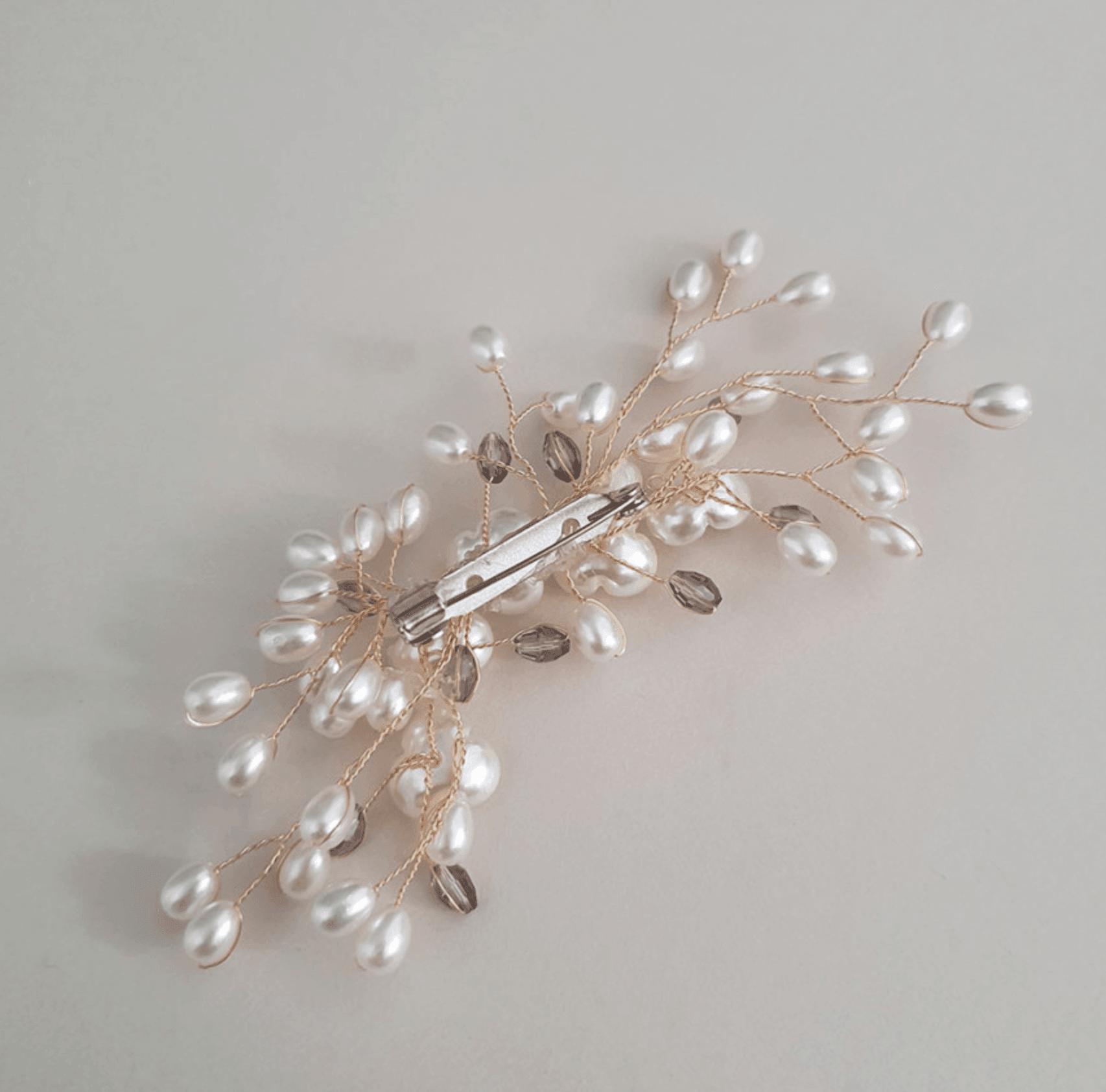White Pearl Blossoms Brooch - Native Korean