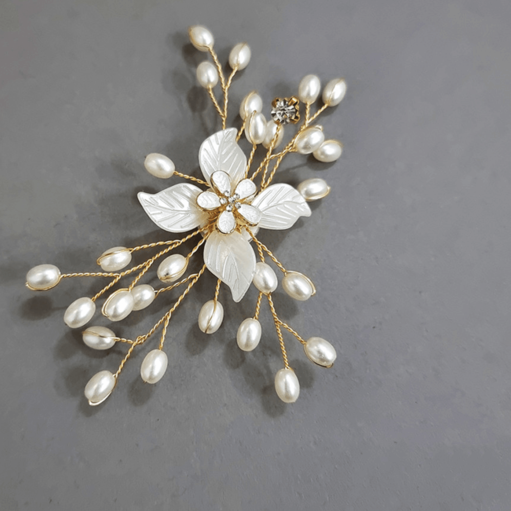 White Pearl Flower Brooch - Native Korean
