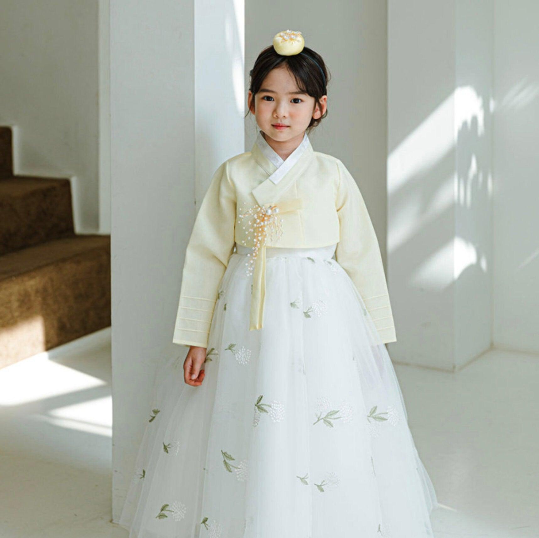 Xia Yellow White Dress Girl Hanbok (100D-8YR) - Native Korean