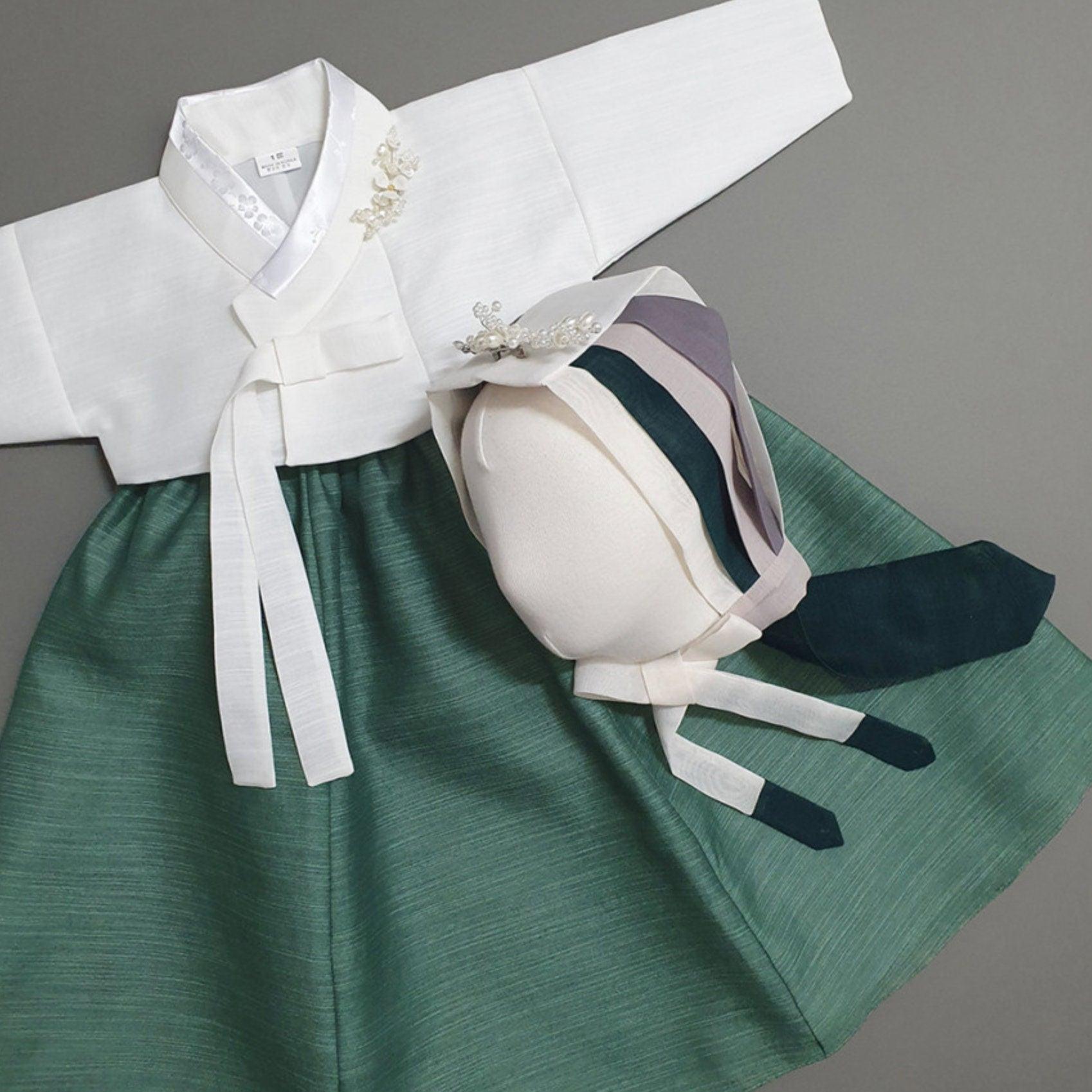 Yejin Ivory Jeogori Green Girl Hanbok (100D-8YR) - Native Korean