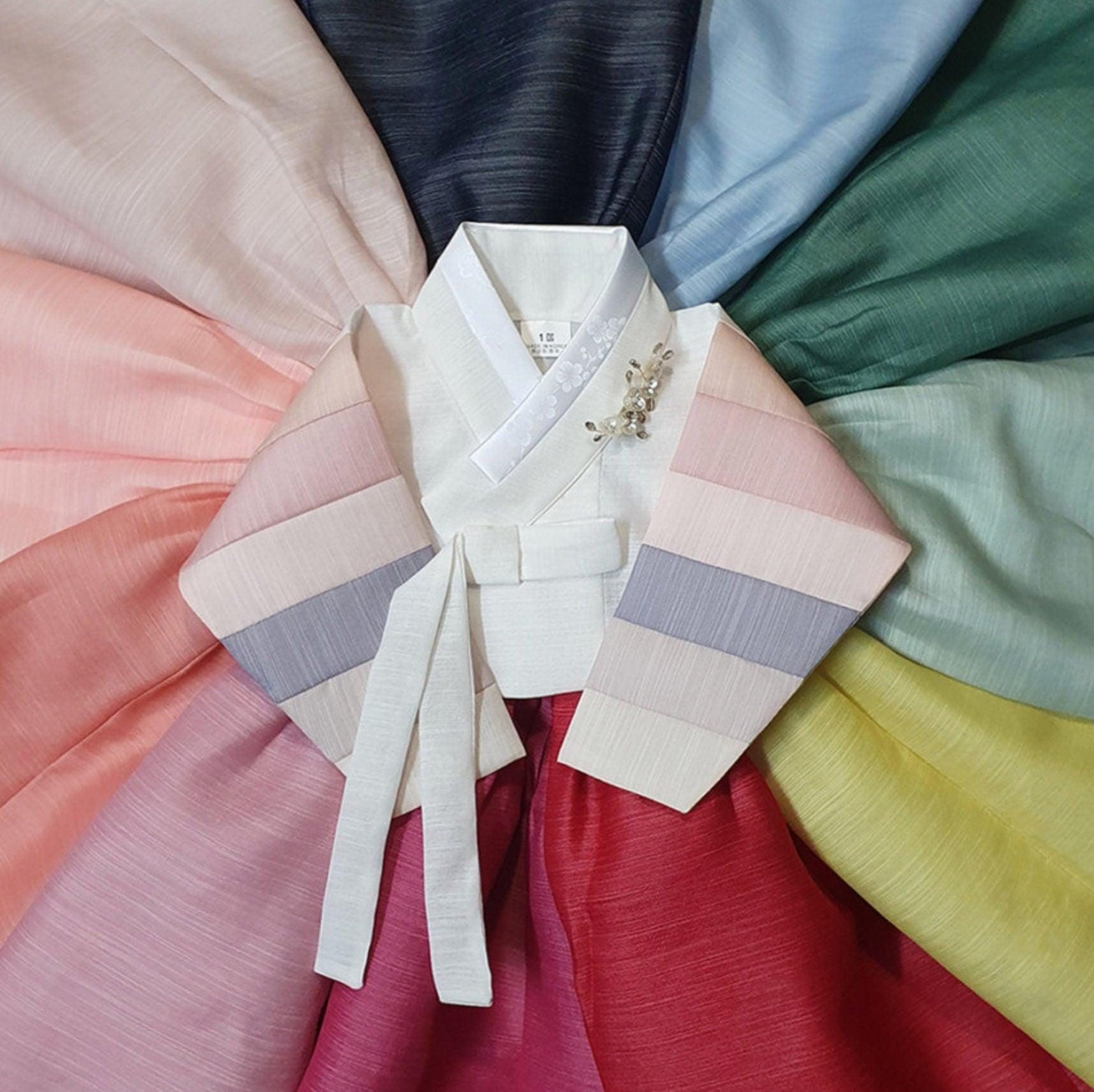 Yejin White Saekdong Jeogori-W/brooch 11 Colors Skirt Girl Hanbok (100D-8YR) - Native Korean