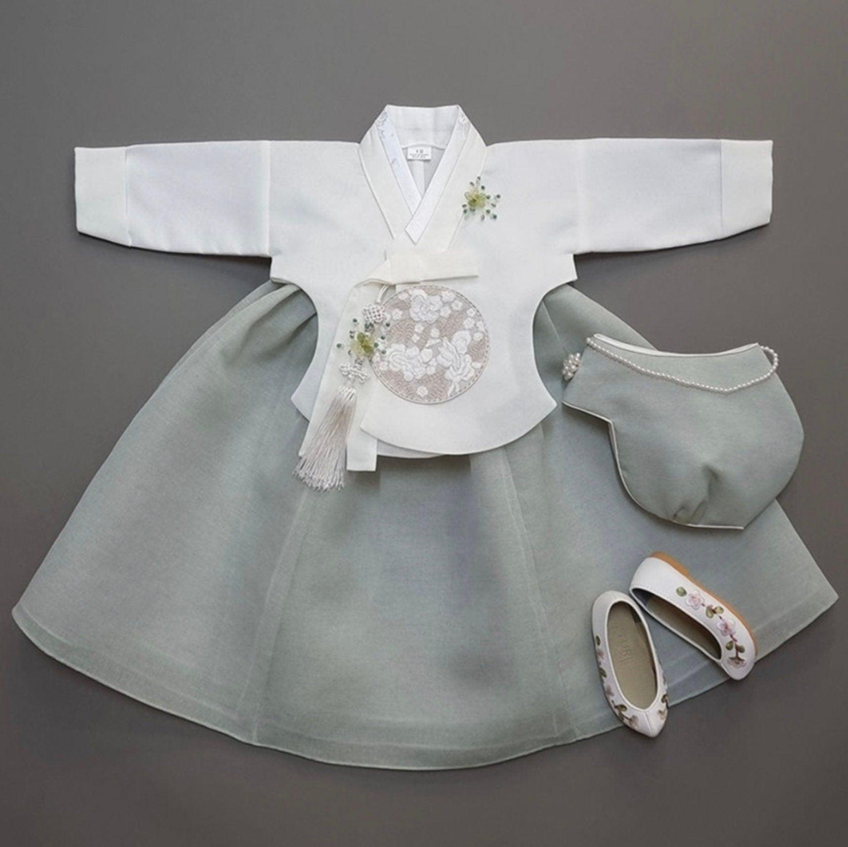 Yujin Green Girl Hanbok (100D-15YR) - Native Korean