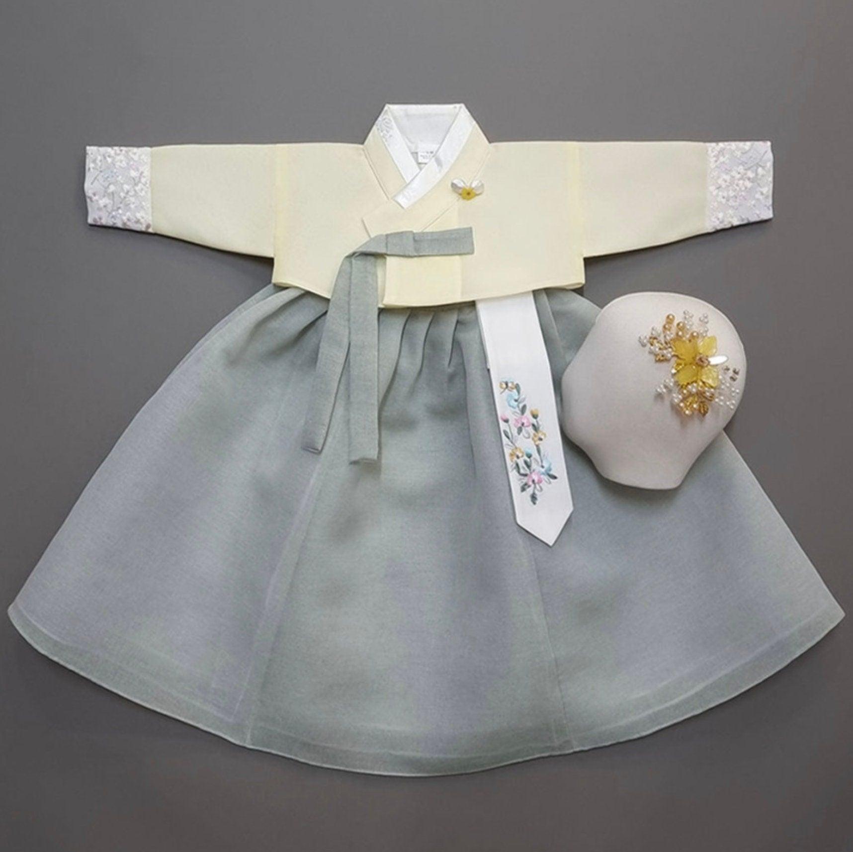 Yujin Green Girl Hanbok (100D-15YR) - Native Korean